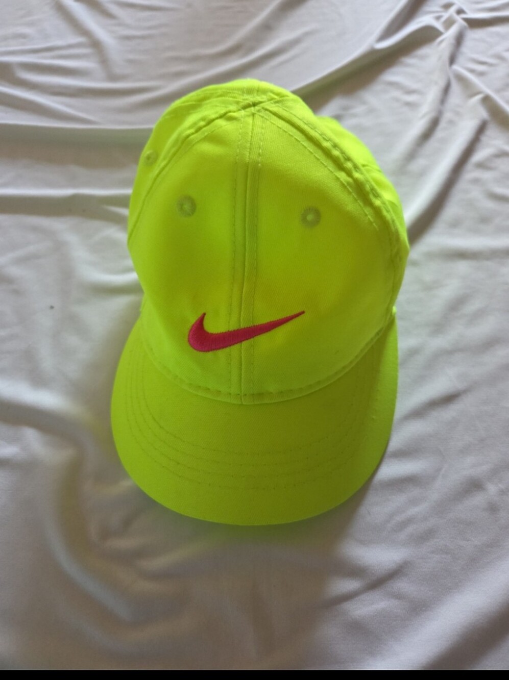 Nike junior girls neon yellow hat #B5